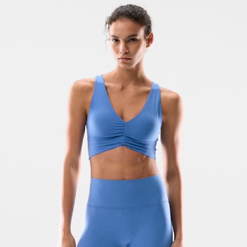 Aritzia Volley Bra Top BNWT